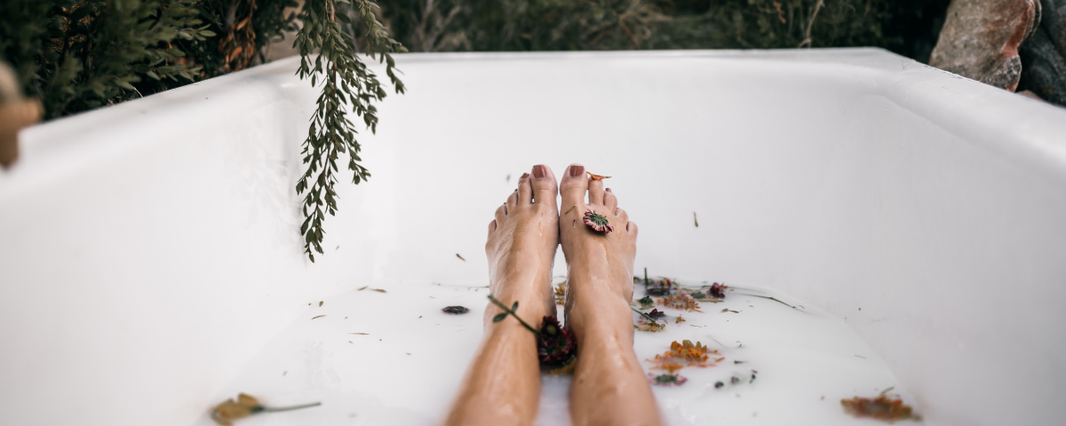 Soak in Serenity: Harnessing the Power of Reiki and Bath Soaking for Total Renewal