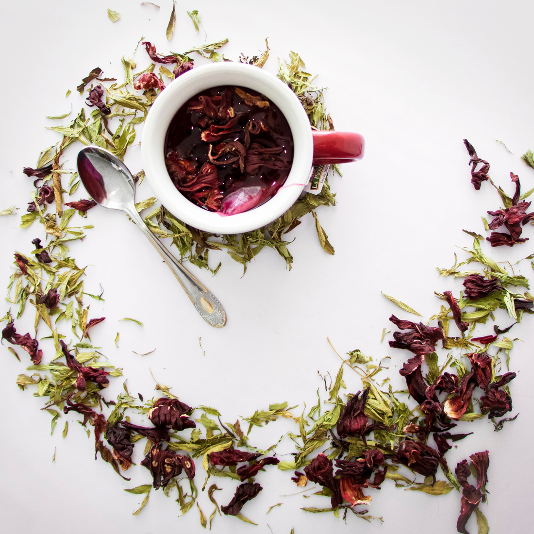 Tea Time and Energy Work: A Perfect Pair for Balance and Healing 🌱🌞🌳